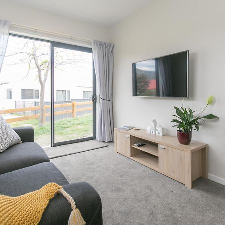 Mount Iron Apartment Wanaka Exteriör bild